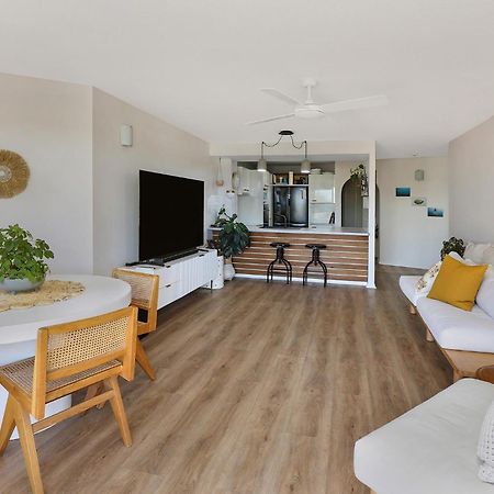 Beachside Resort Kawana Waters Buddina Esterno foto
