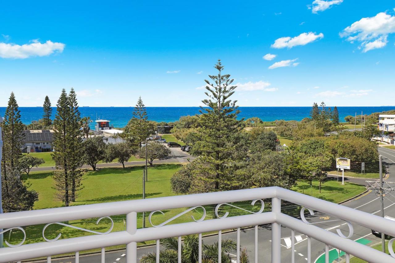 Beachside Resort Kawana Waters Buddina Esterno foto
