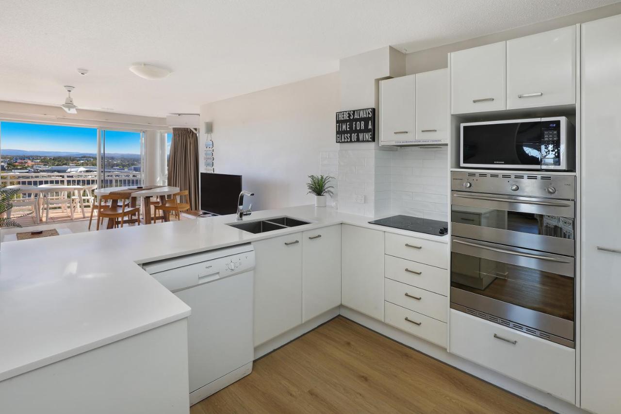 Beachside Resort Kawana Waters Buddina Esterno foto