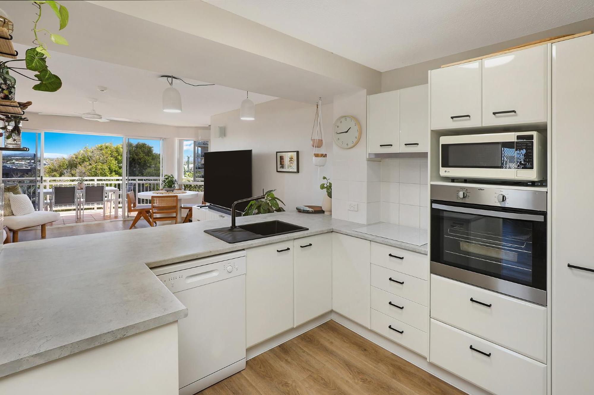 Beachside Resort Kawana Waters Buddina Esterno foto