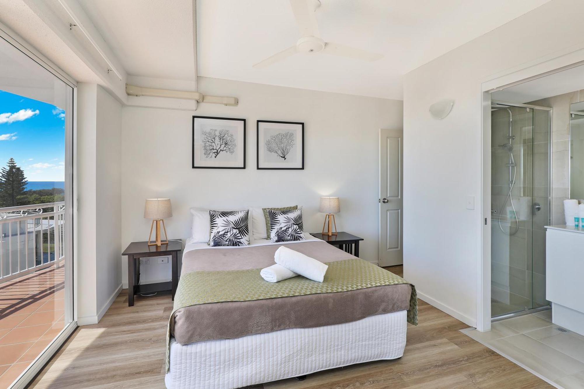 Beachside Resort Kawana Waters Buddina Esterno foto