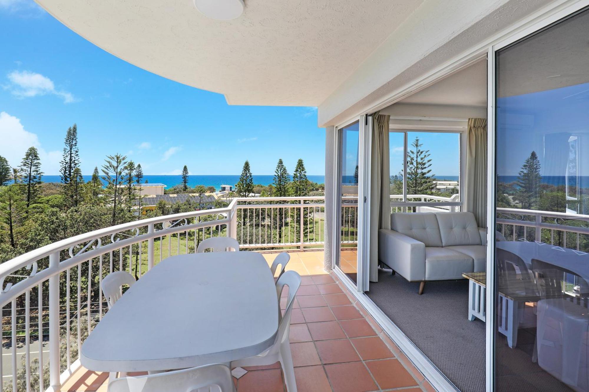 Beachside Resort Kawana Waters Buddina Esterno foto