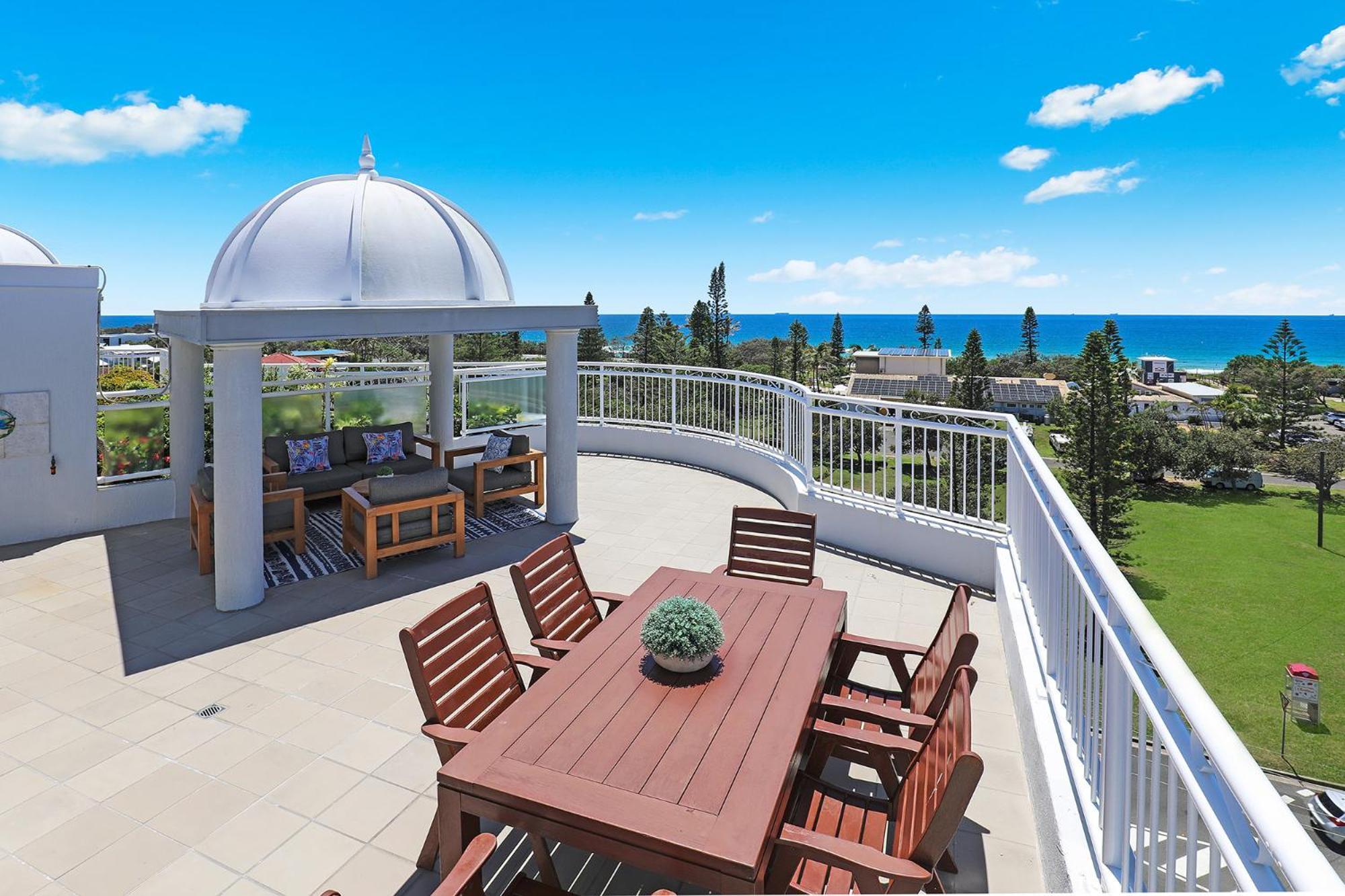Beachside Resort Kawana Waters Buddina Esterno foto