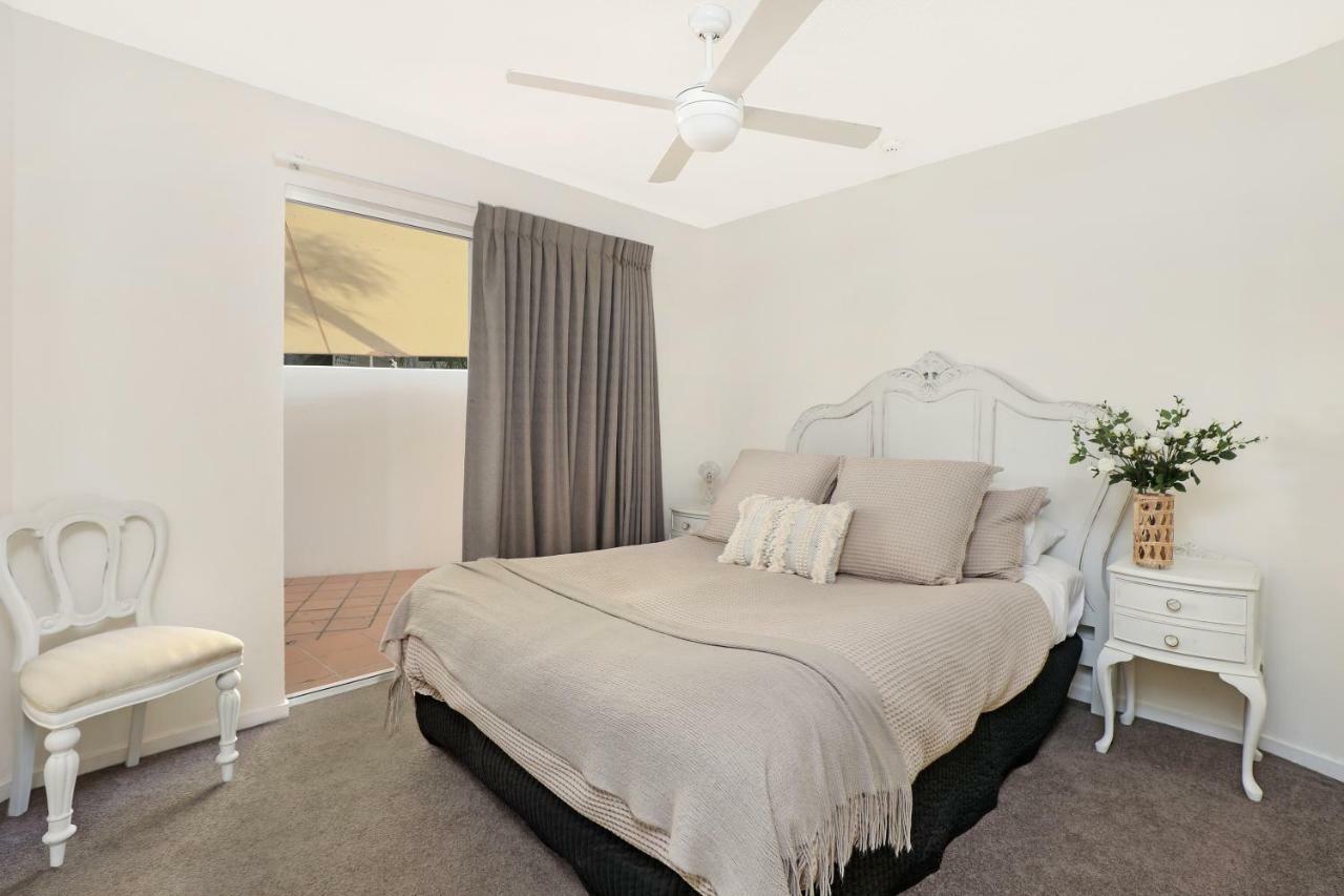 Beachside Resort Kawana Waters Buddina Esterno foto