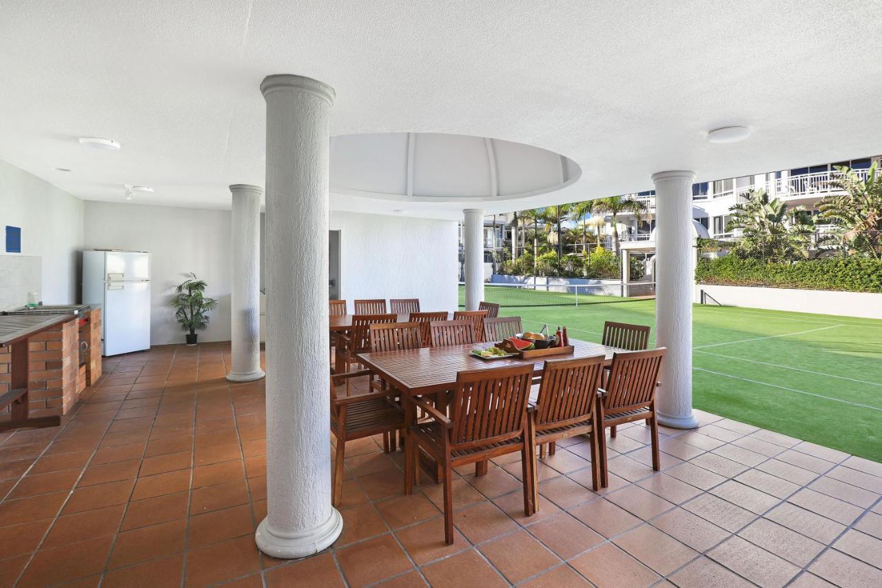 Beachside Resort Kawana Waters Buddina Esterno foto