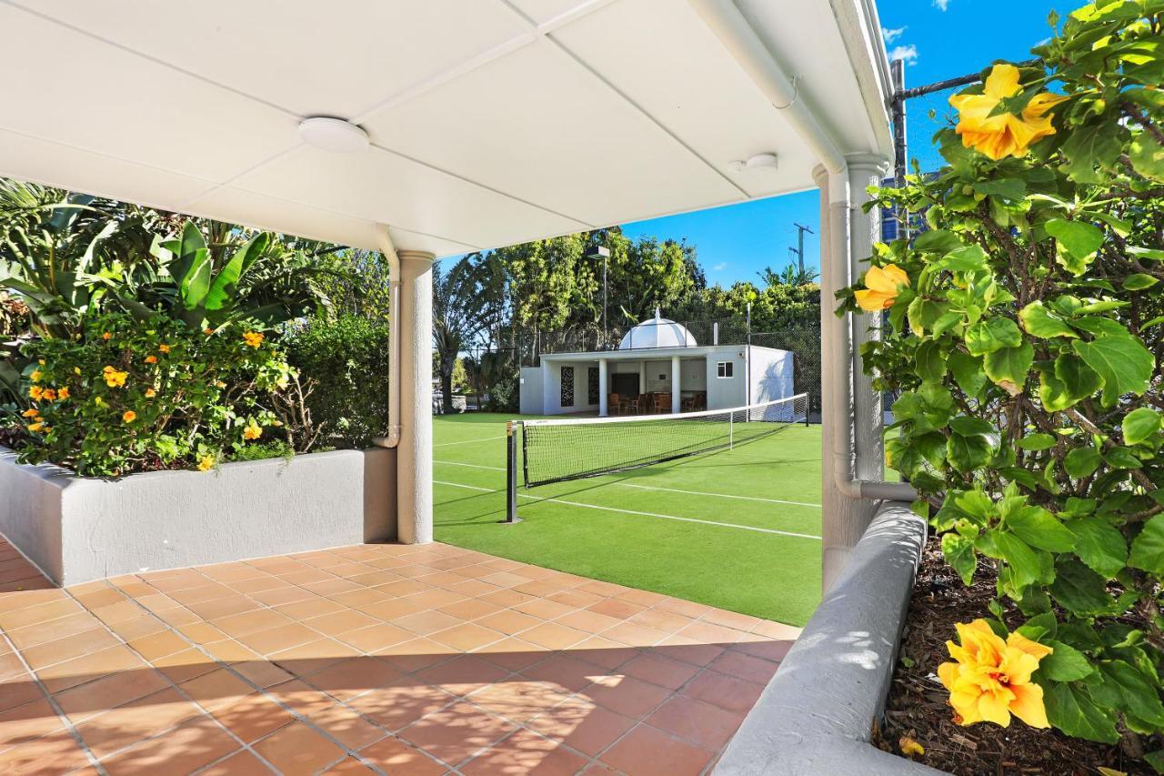 Beachside Resort Kawana Waters Buddina Esterno foto